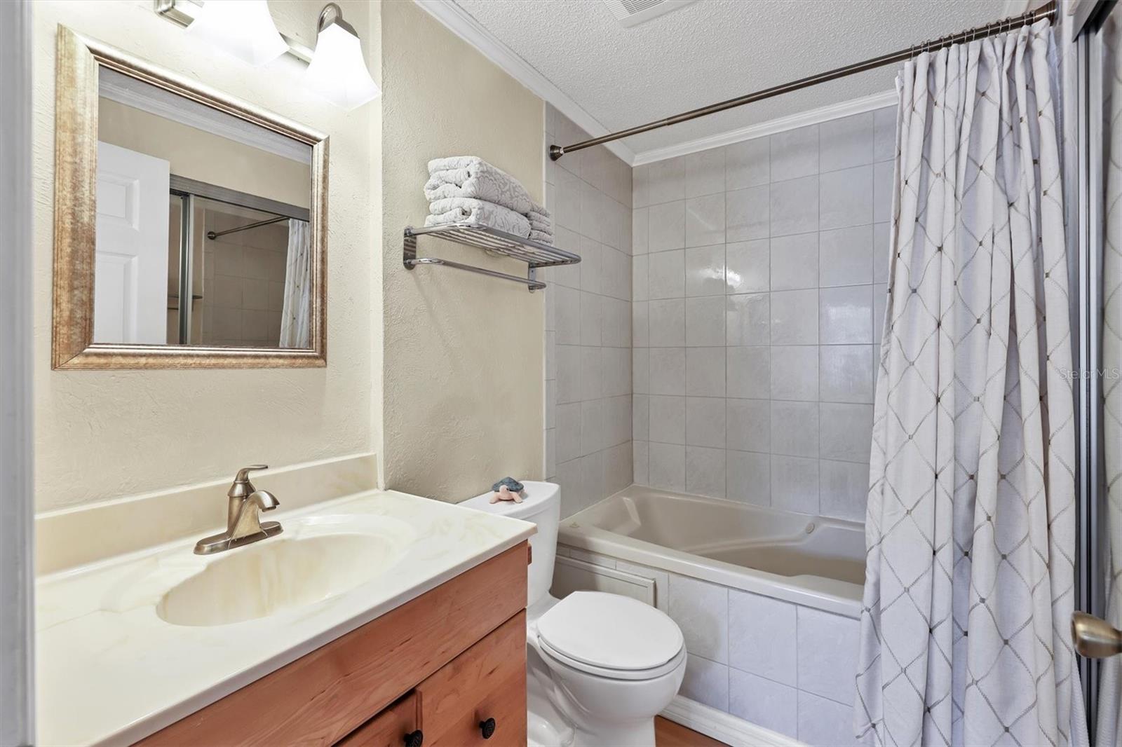 Image 21 of 35 For 6010 36th Avenue Circle W E
