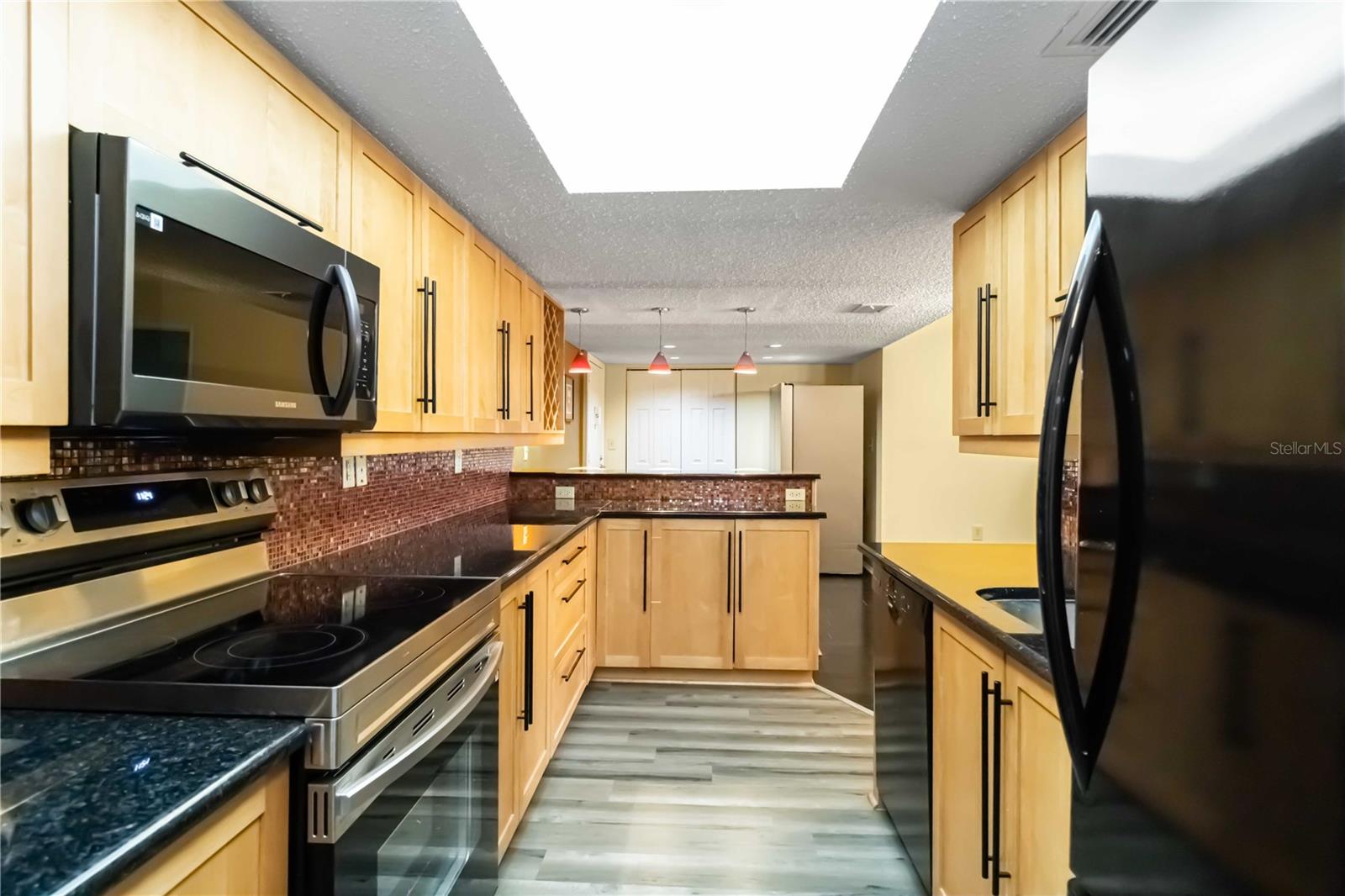 Image 11 of 26 For 6116 43rd Street W 201d