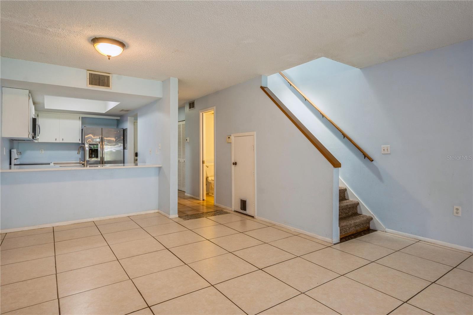 Listing photo id 9 for 3610 54th Street W B4