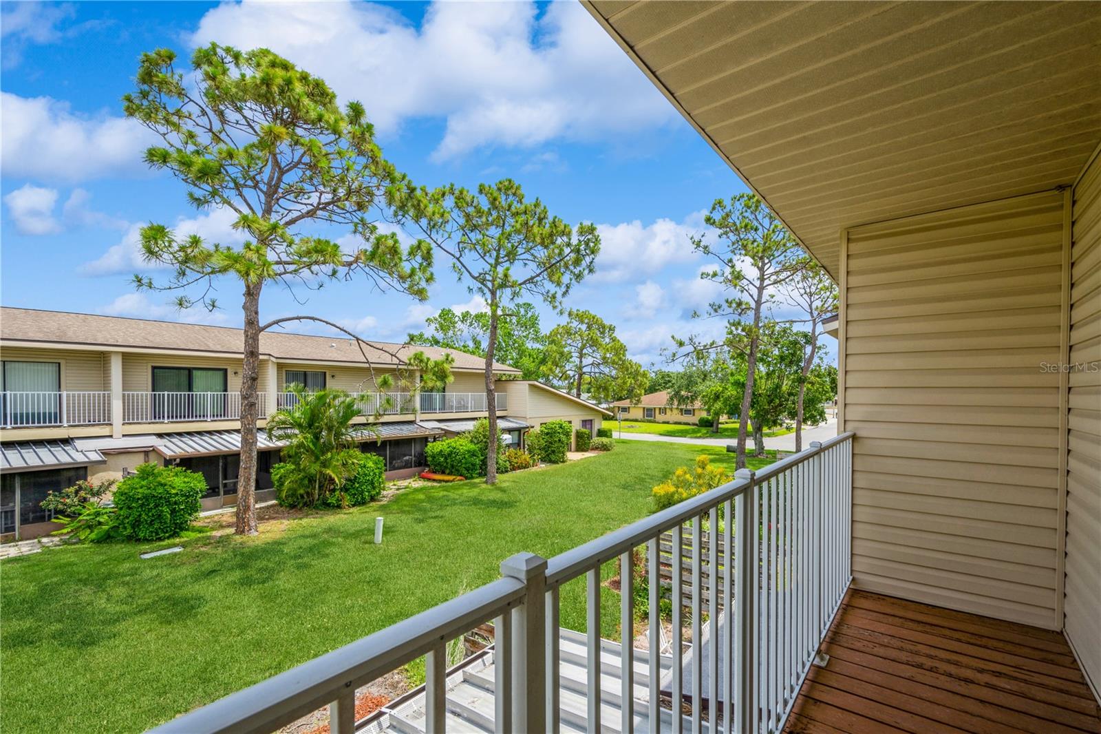 Listing photo id 24 for 3610 54th Street W B4