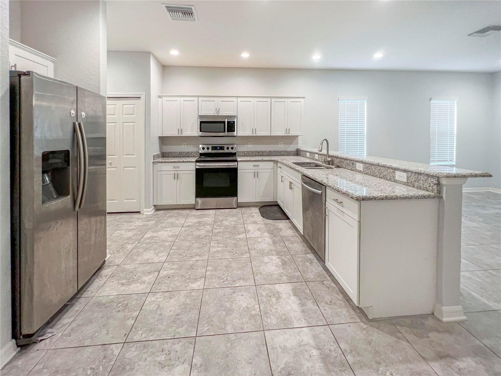 Image 7 of 27 For 1093 Grantham Drive