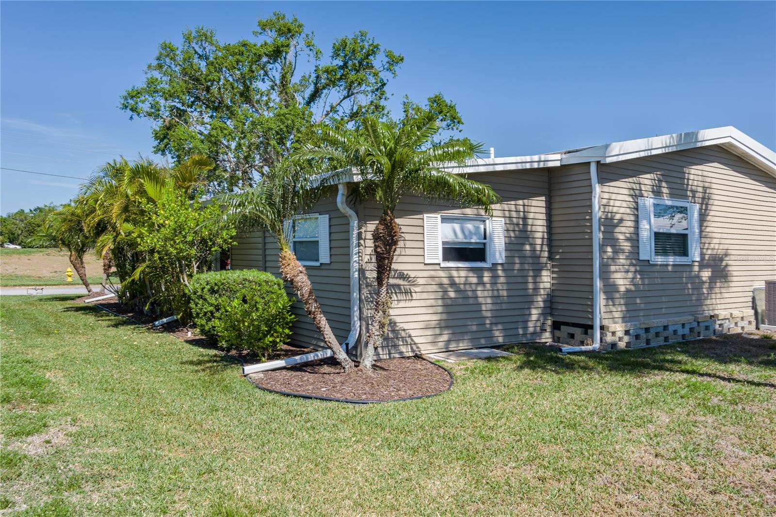 Image 23 of 29 For 8402 Princess Court