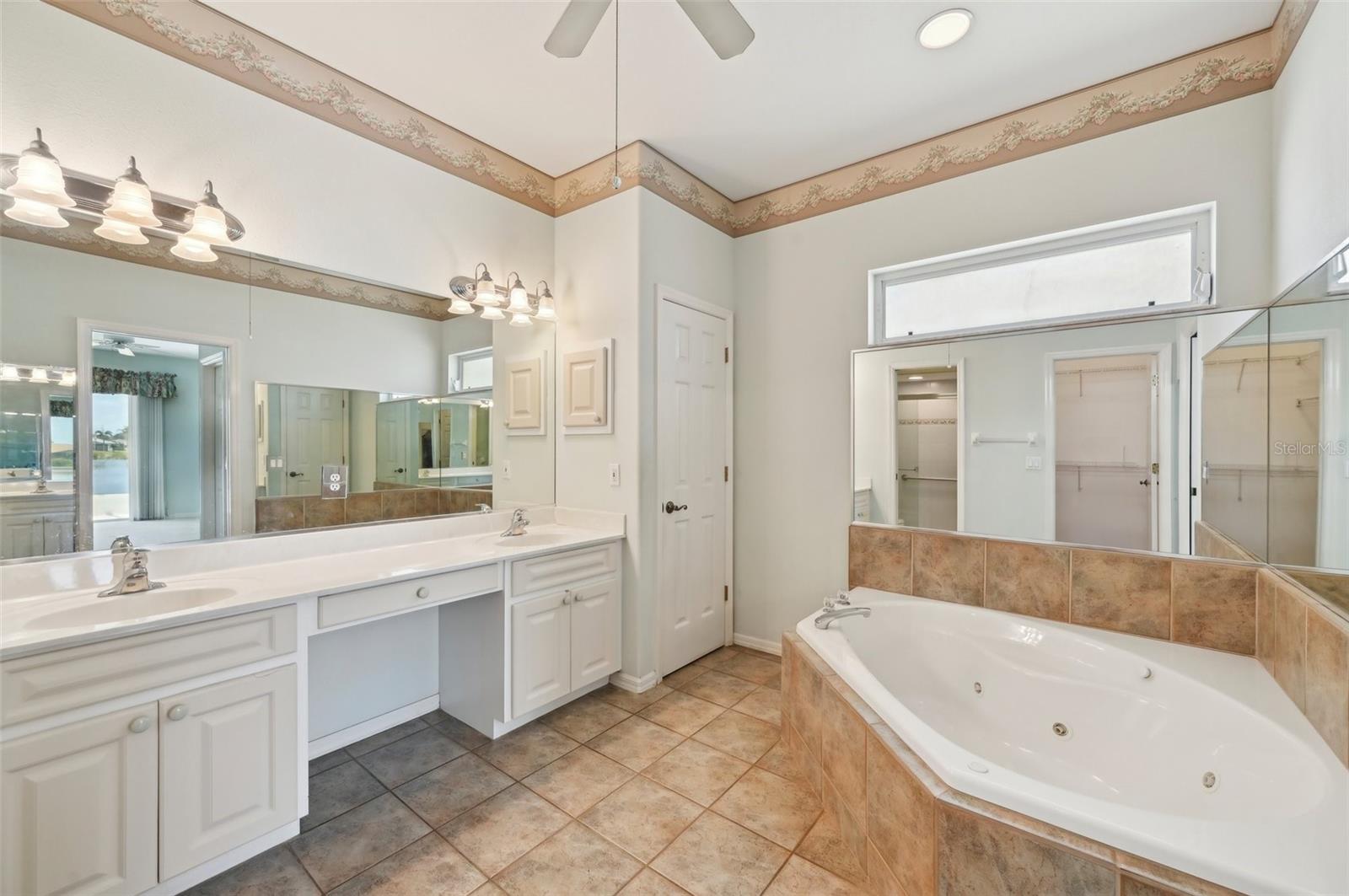 Image 9 of 18 For 5596 Sable Trace Drive