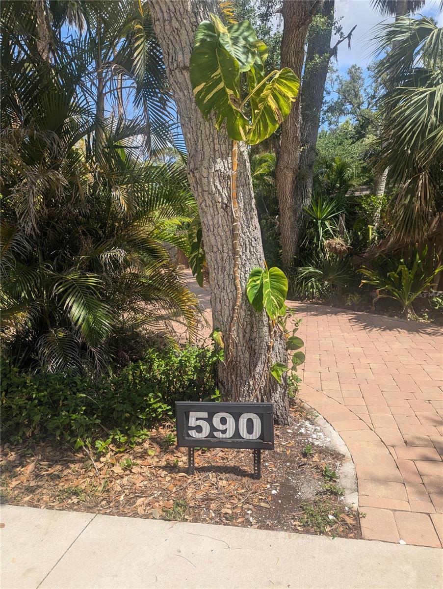 Image 4 of 35 For 590 Artists Avenue
