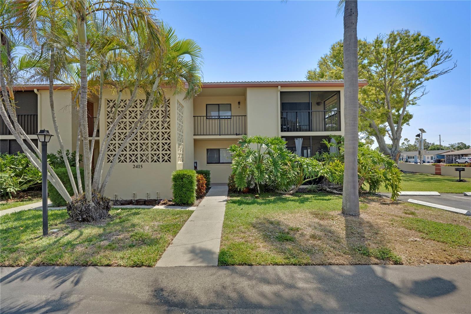 Image 32 of 32 For 2415 Bayshore Gardens Parkway 8