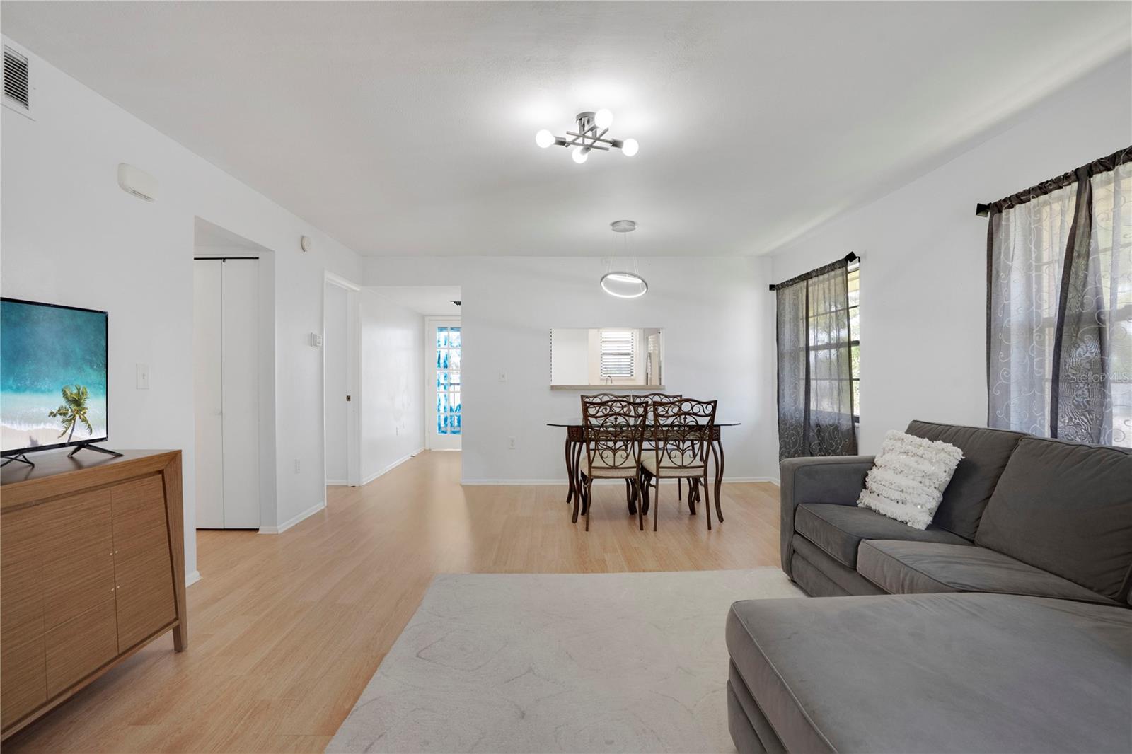 Image 8 of 32 For 2415 Bayshore Gardens Parkway 8