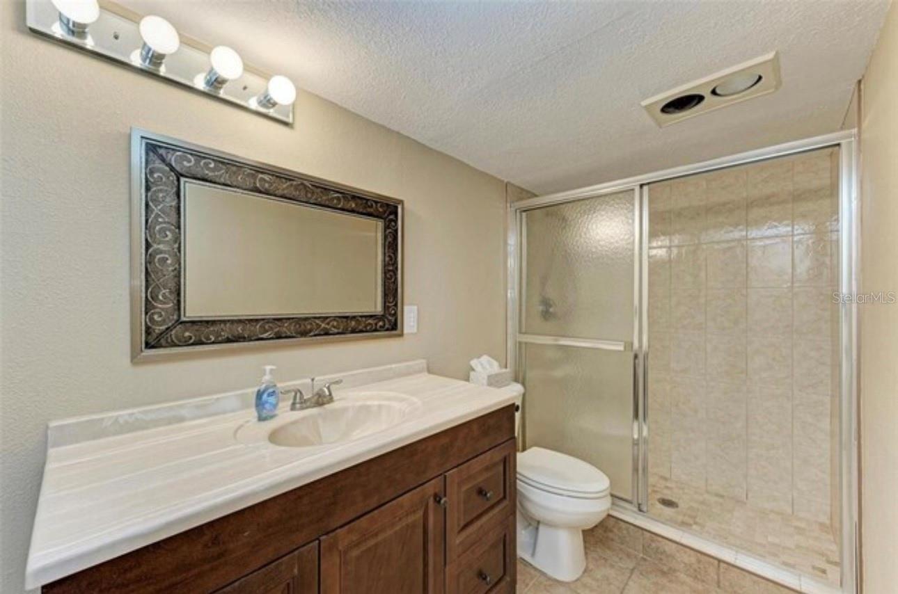 Listing photo id 14 for 6120 43rd Street W 102b