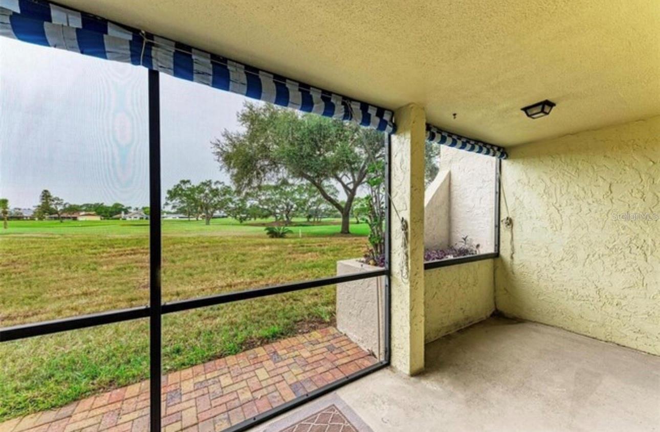 Listing photo id 16 for 6120 43rd Street W 102b