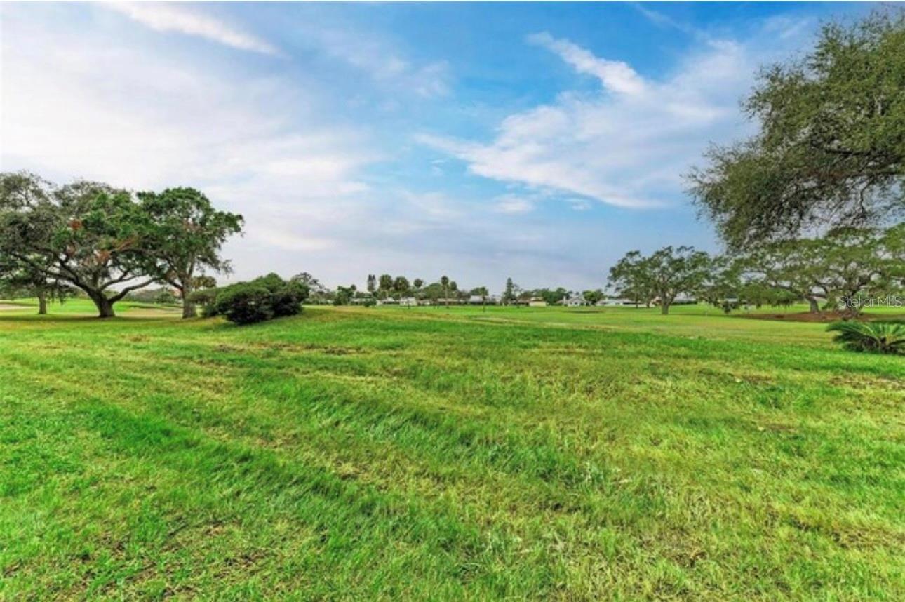 Listing photo id 17 for 6120 43rd Street W 102b