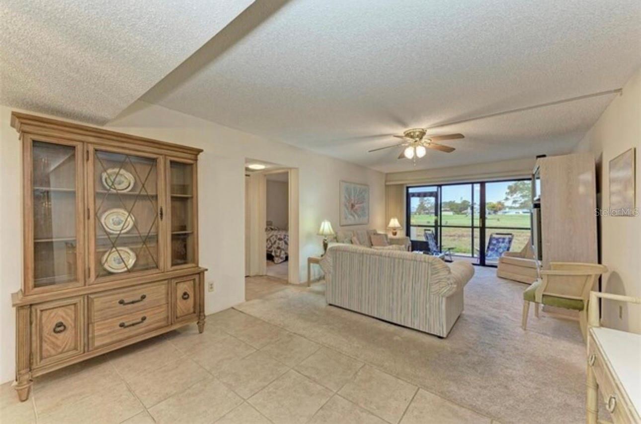 Listing photo id 4 for 6120 43rd Street W 102b