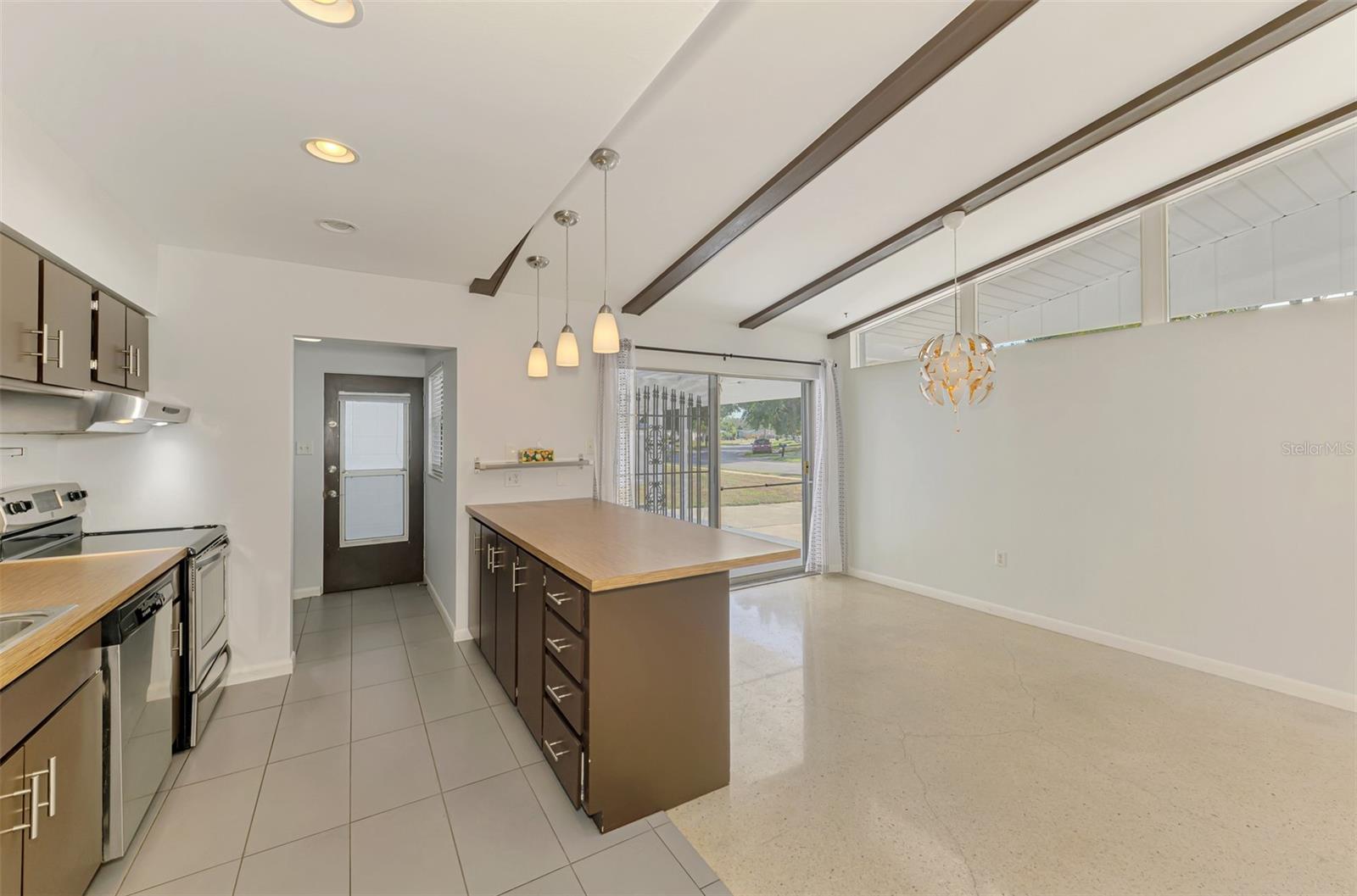 Image 13 of 34 For 3599 Bali Drive