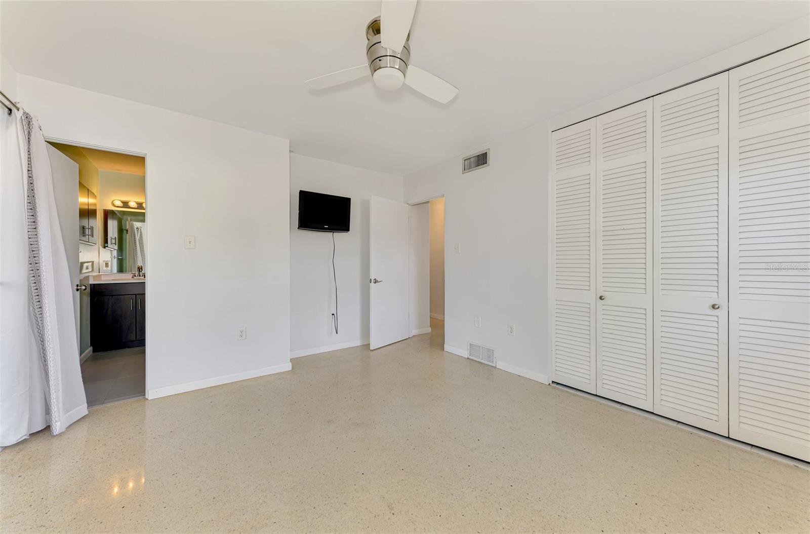 Image 17 of 34 For 3599 Bali Drive