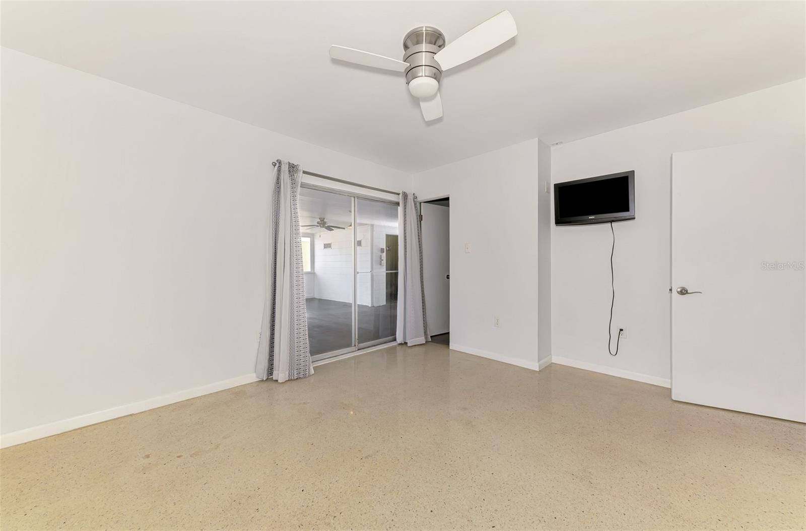 Image 19 of 34 For 3599 Bali Drive