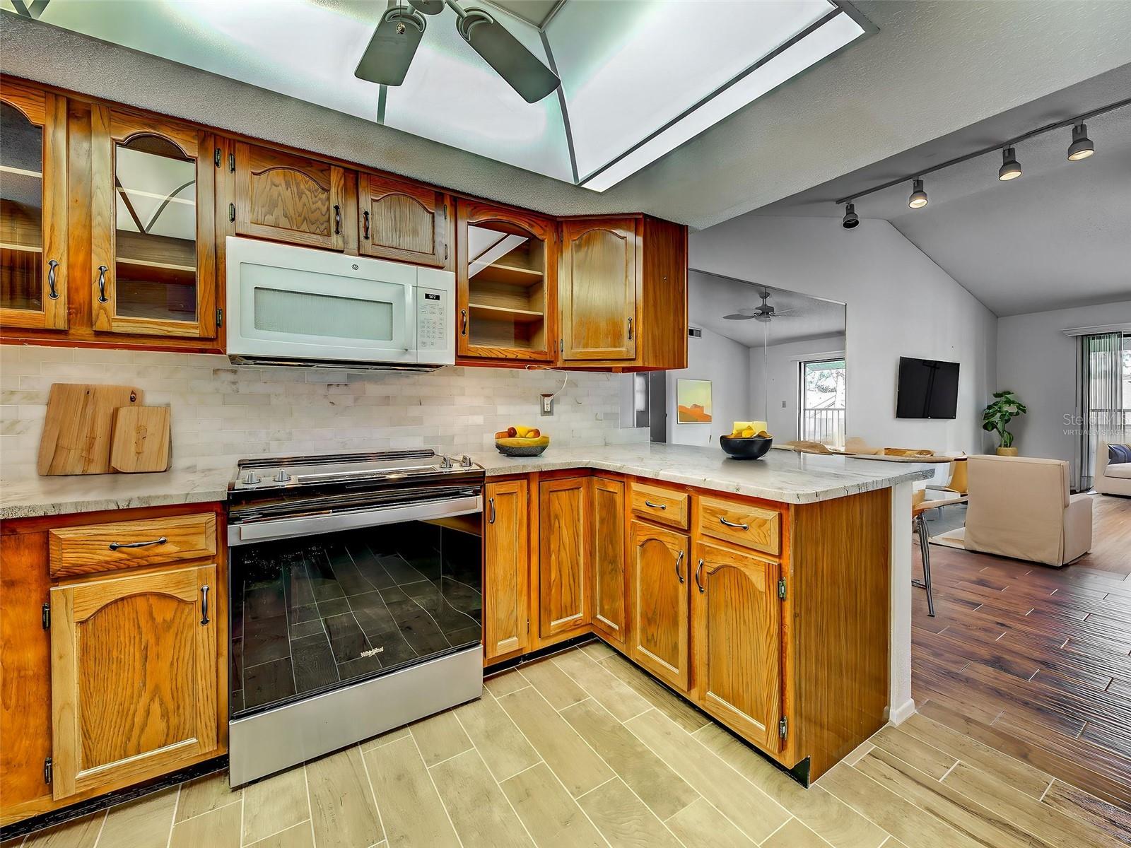 Image 12 of 44 For 1211 Capri Isles Boulevard 26