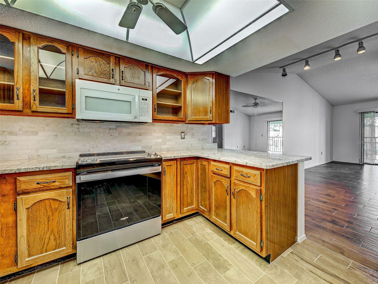 Image 13 of 44 For 1211 Capri Isles Boulevard 26