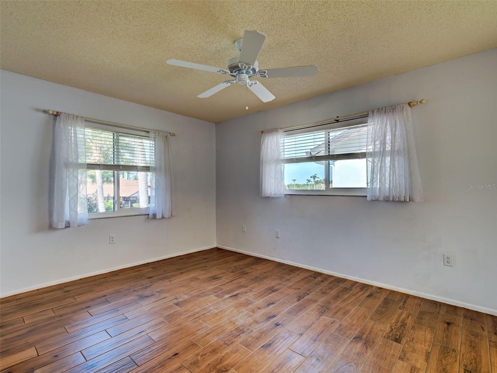 Image 25 of 44 For 1211 Capri Isles Boulevard 26
