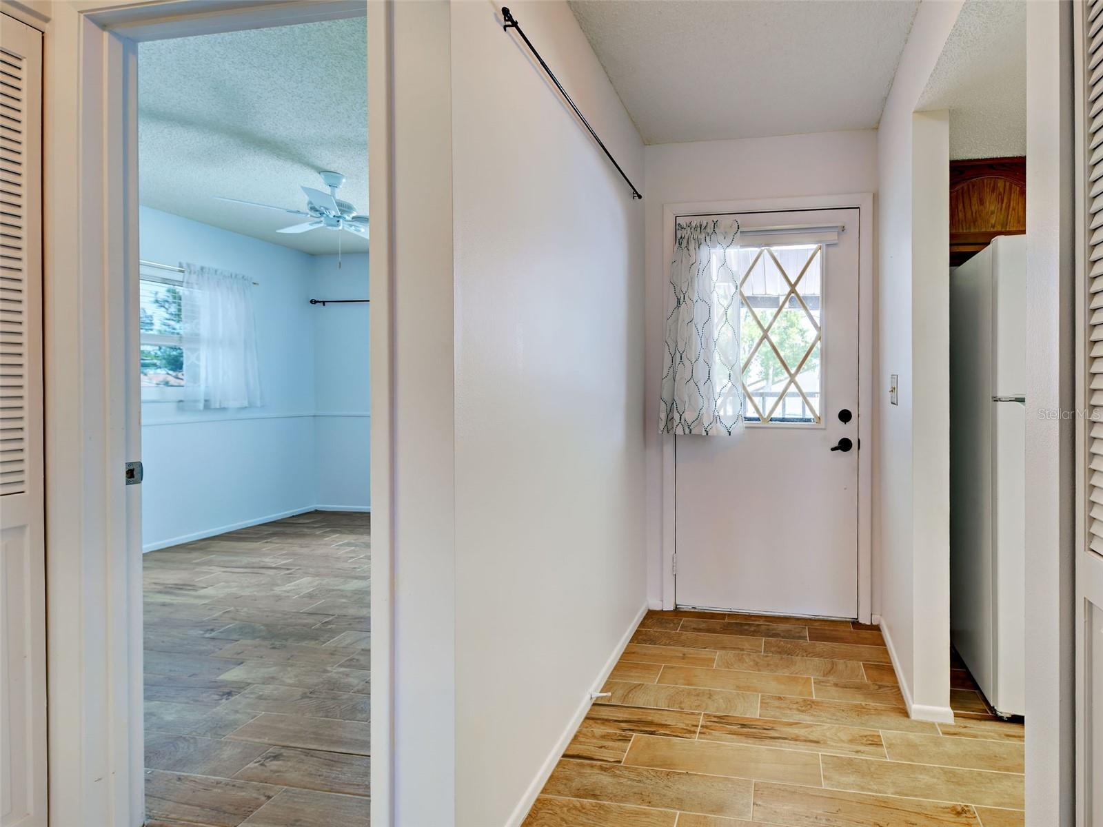 Image 7 of 44 For 1211 Capri Isles Boulevard 26