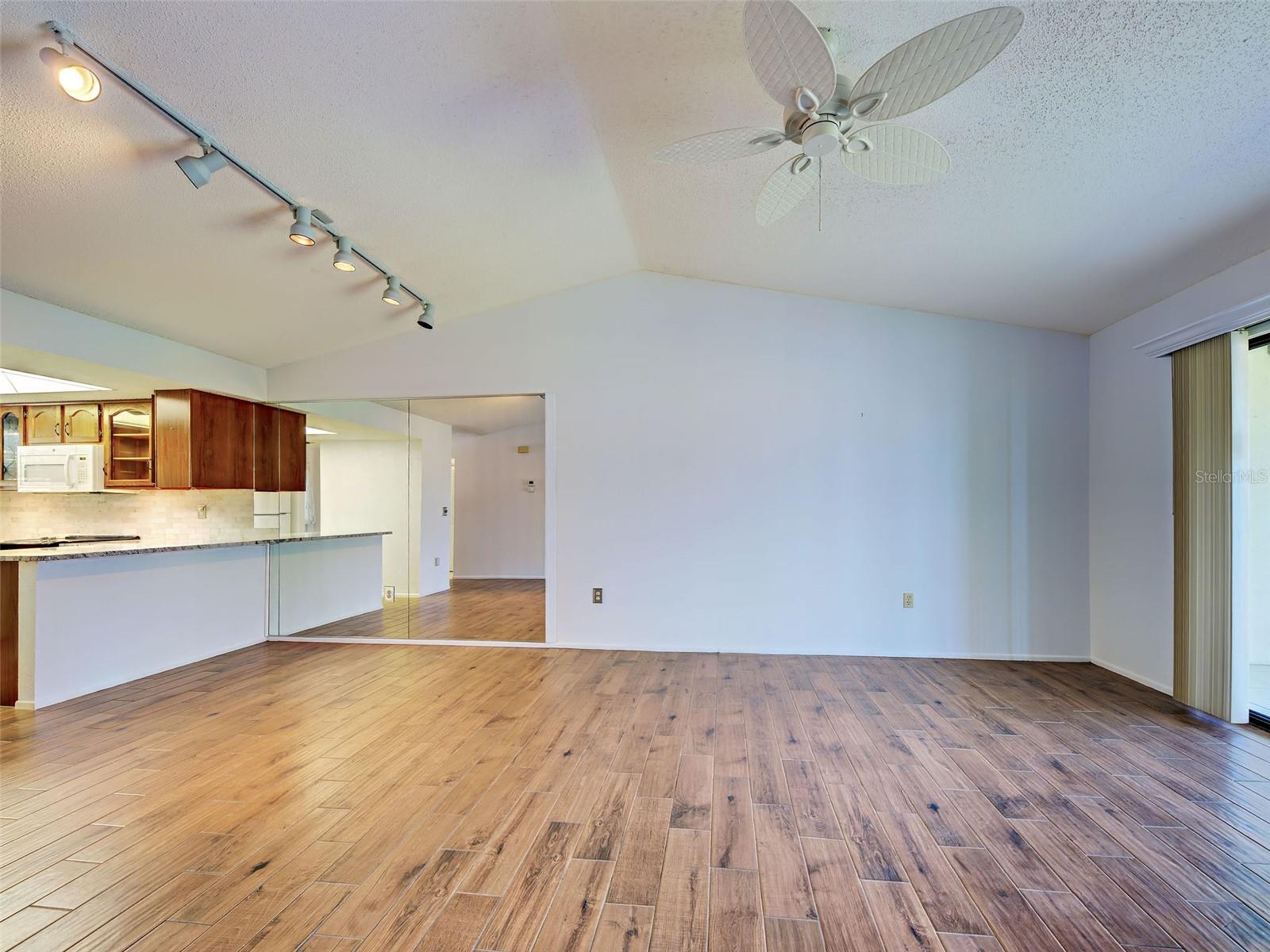 Image 9 of 44 For 1211 Capri Isles Boulevard 26