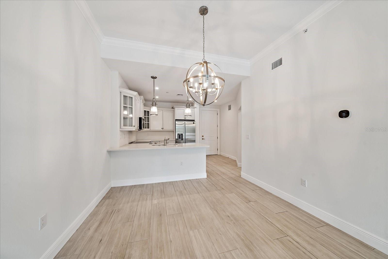 Image 9 of 35 For 555 Orange Avenue 307