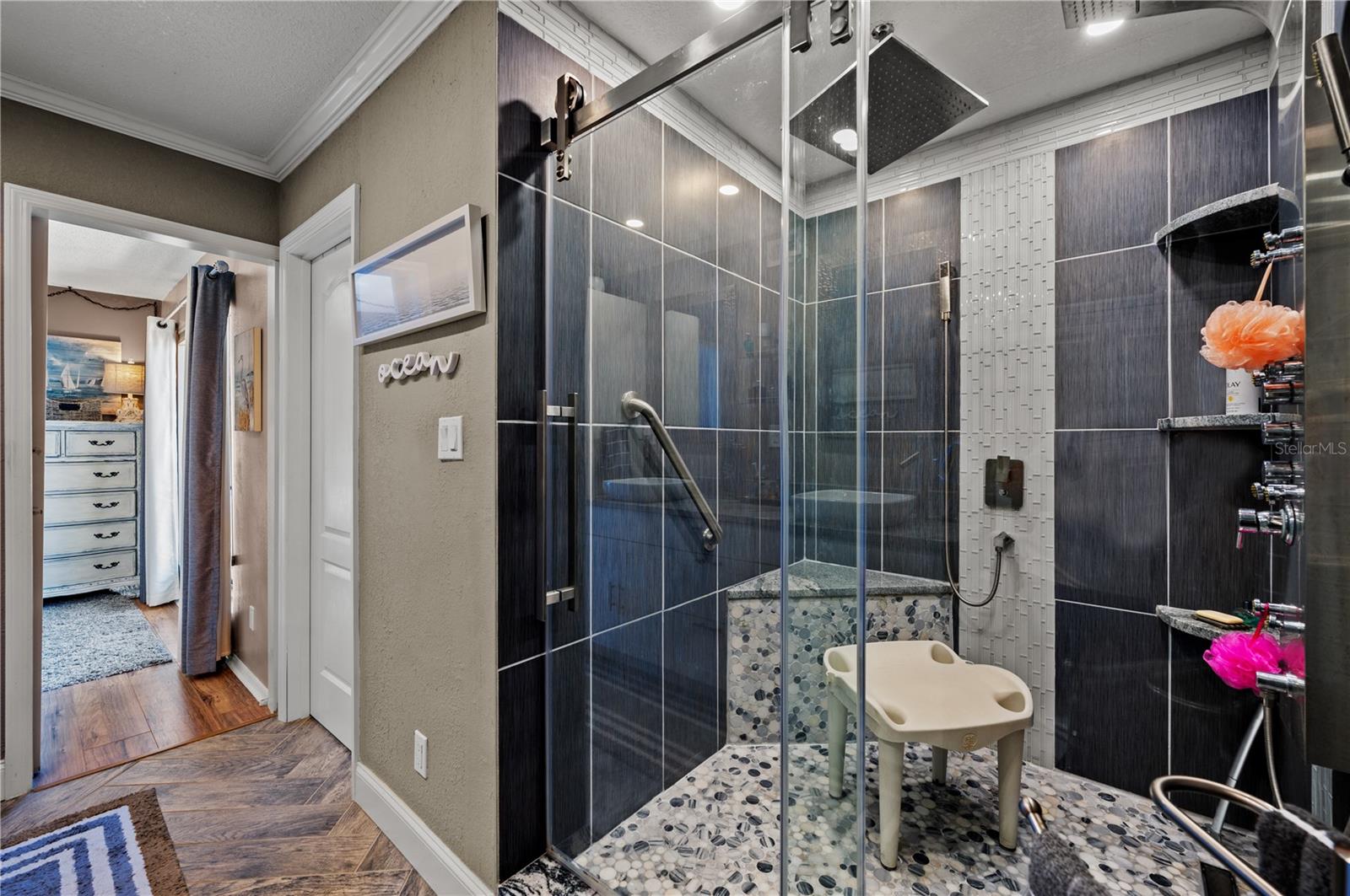 Image 14 of 27 For 4001 Beneva Road 334