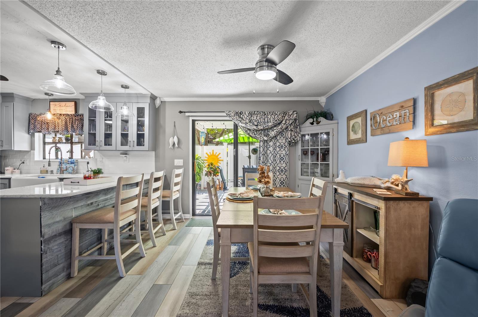 Image 2 of 27 For 4001 Beneva Road 334