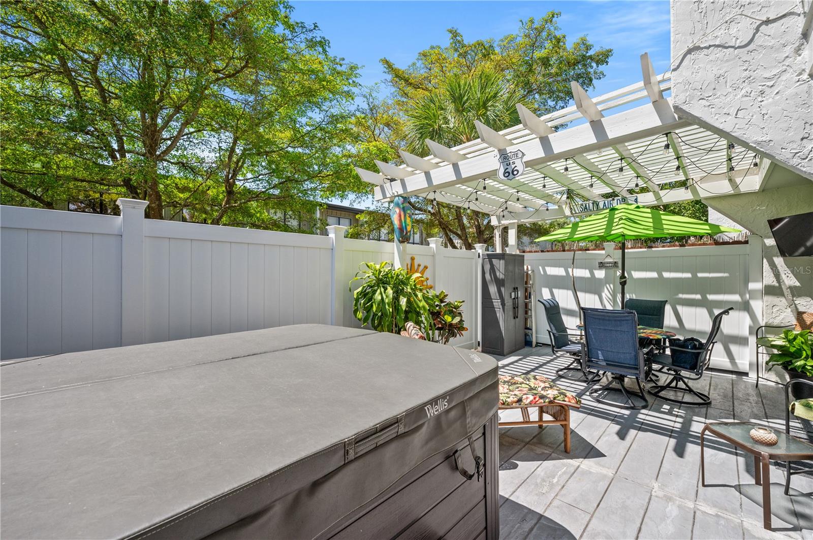 Image 22 of 27 For 4001 Beneva Road 334