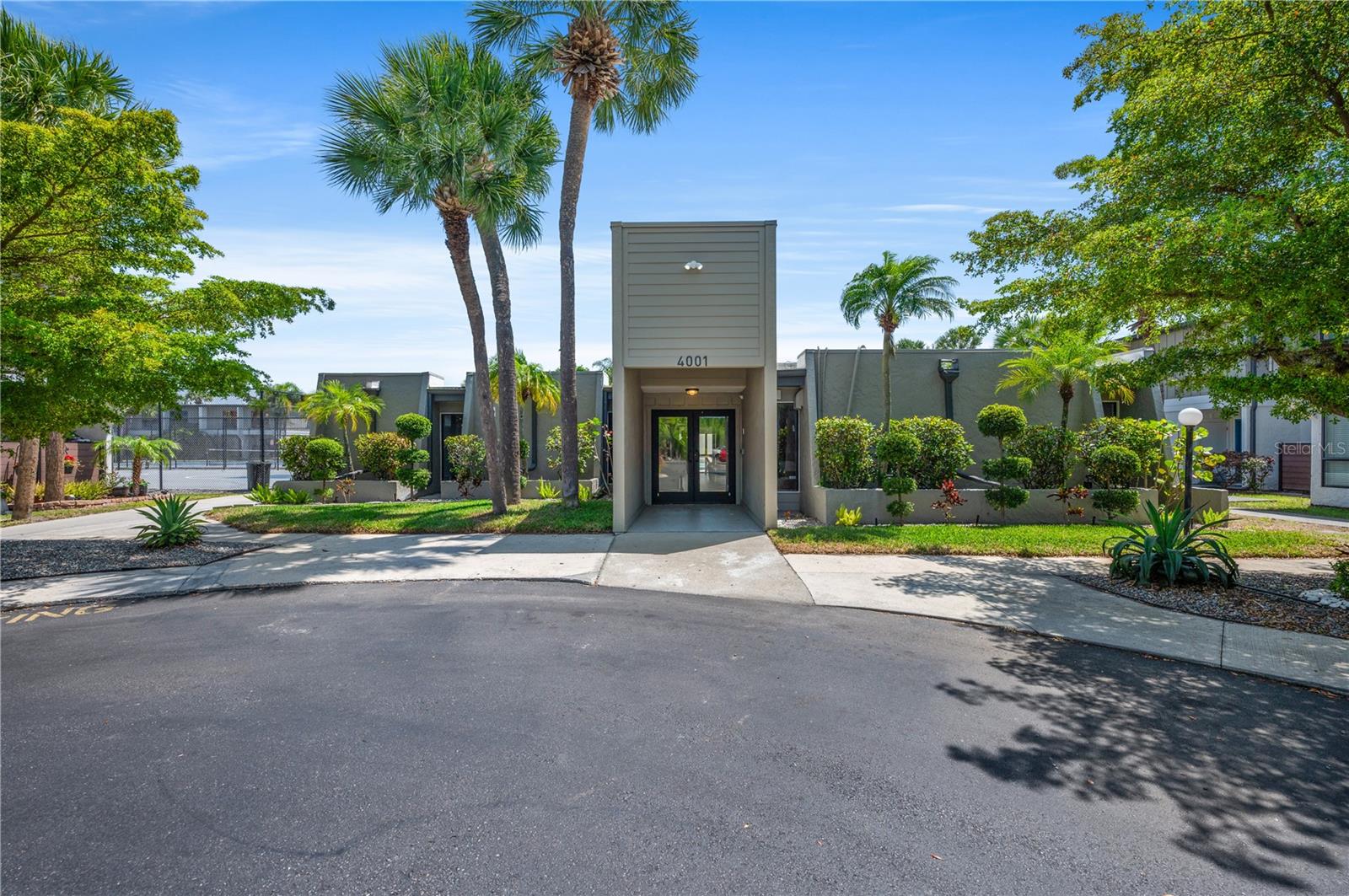 Image 24 of 27 For 4001 Beneva Road 334