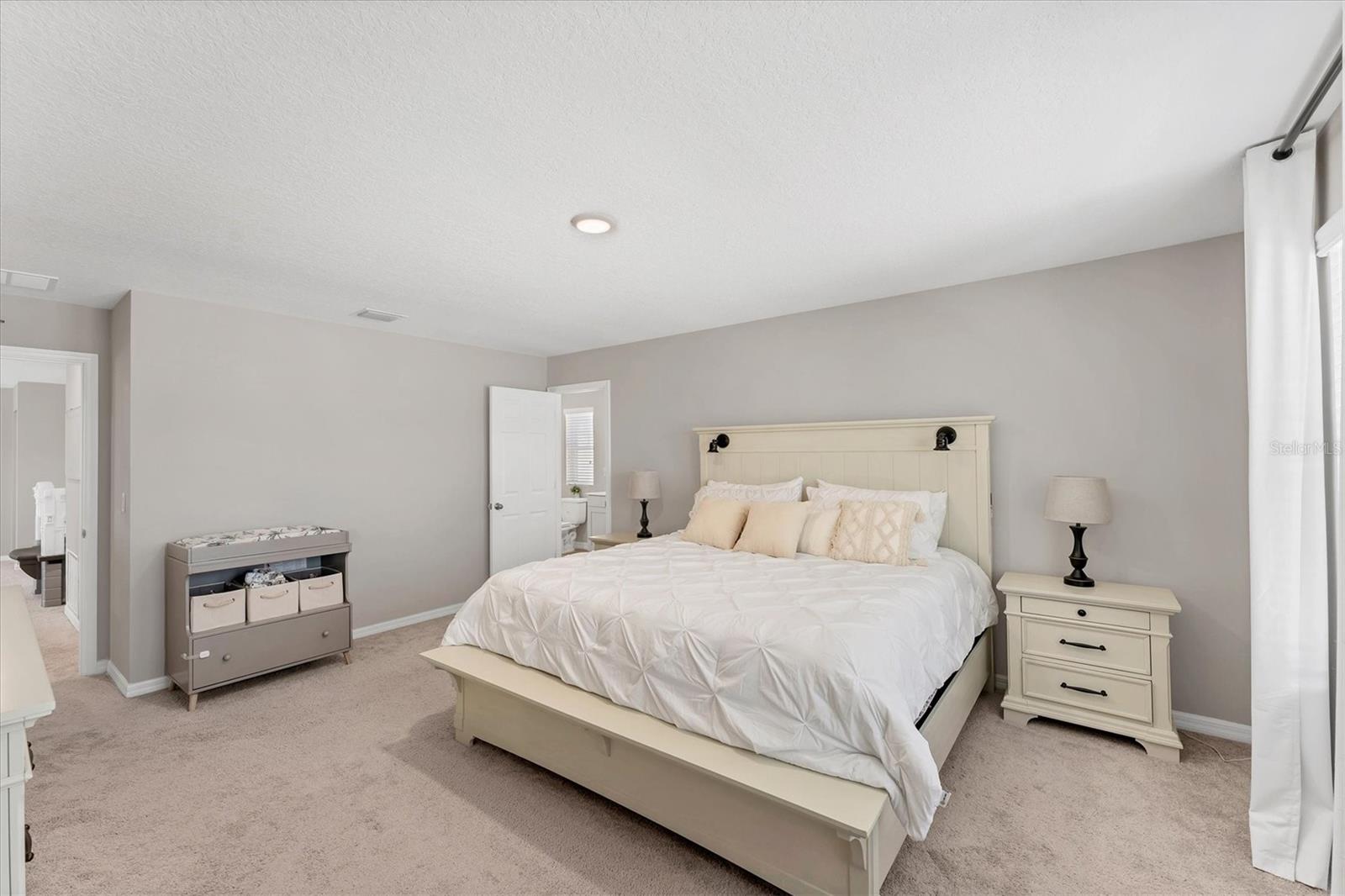 Image 19 of 60 For 13013 Oak Hill Way