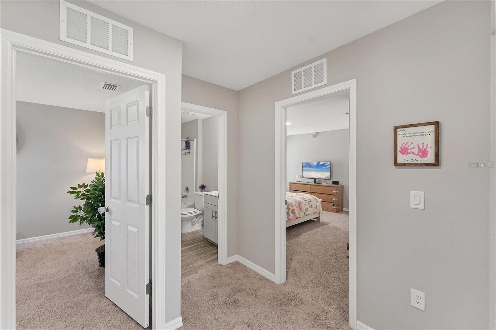Image 22 of 60 For 13013 Oak Hill Way