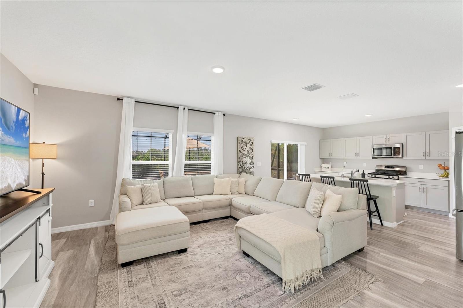 Image 3 of 60 For 13013 Oak Hill Way