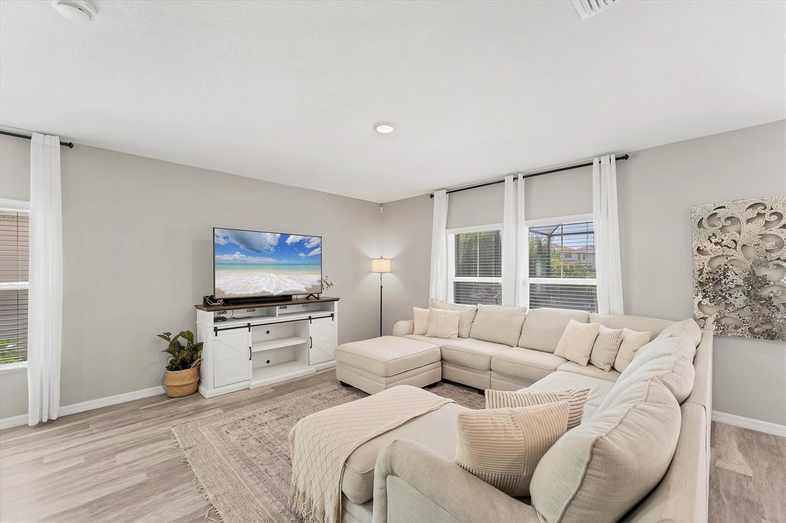 Image 9 of 60 For 13013 Oak Hill Way