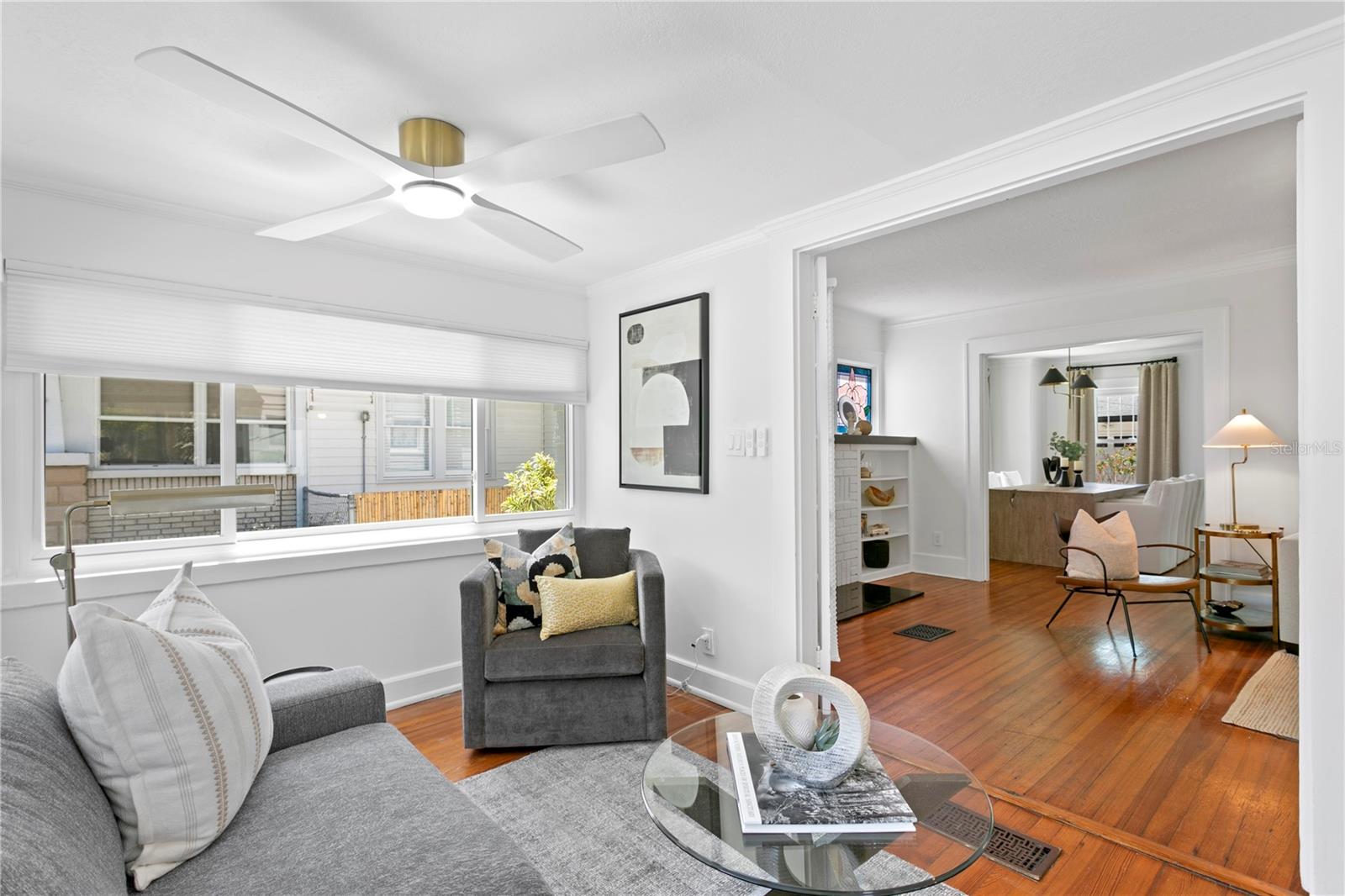 Listing photo id 11 for 1140 Oak Street Ne