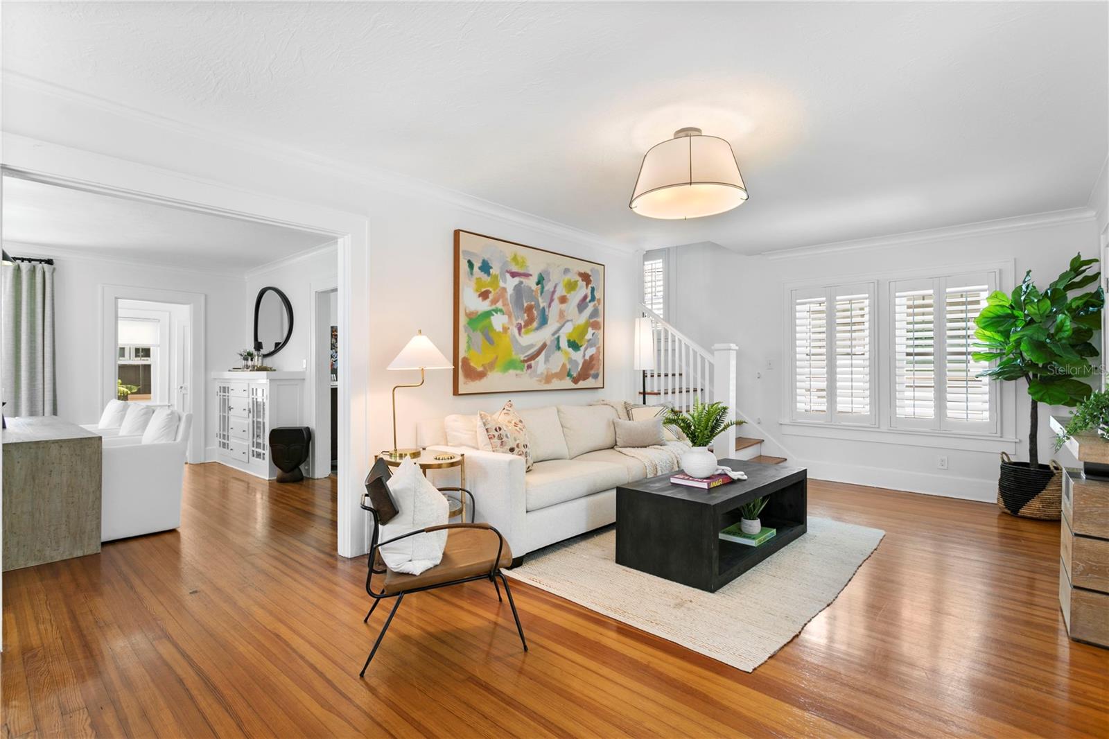 Listing photo id 13 for 1140 Oak Street Ne
