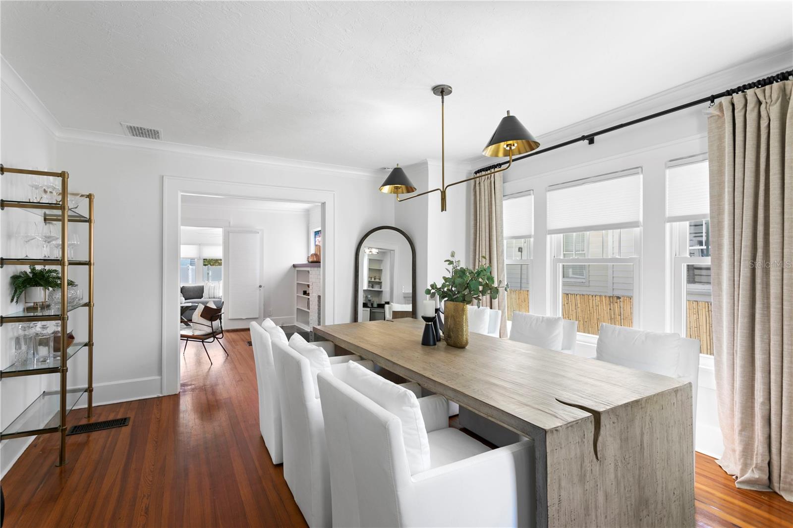 Listing photo id 15 for 1140 Oak Street Ne