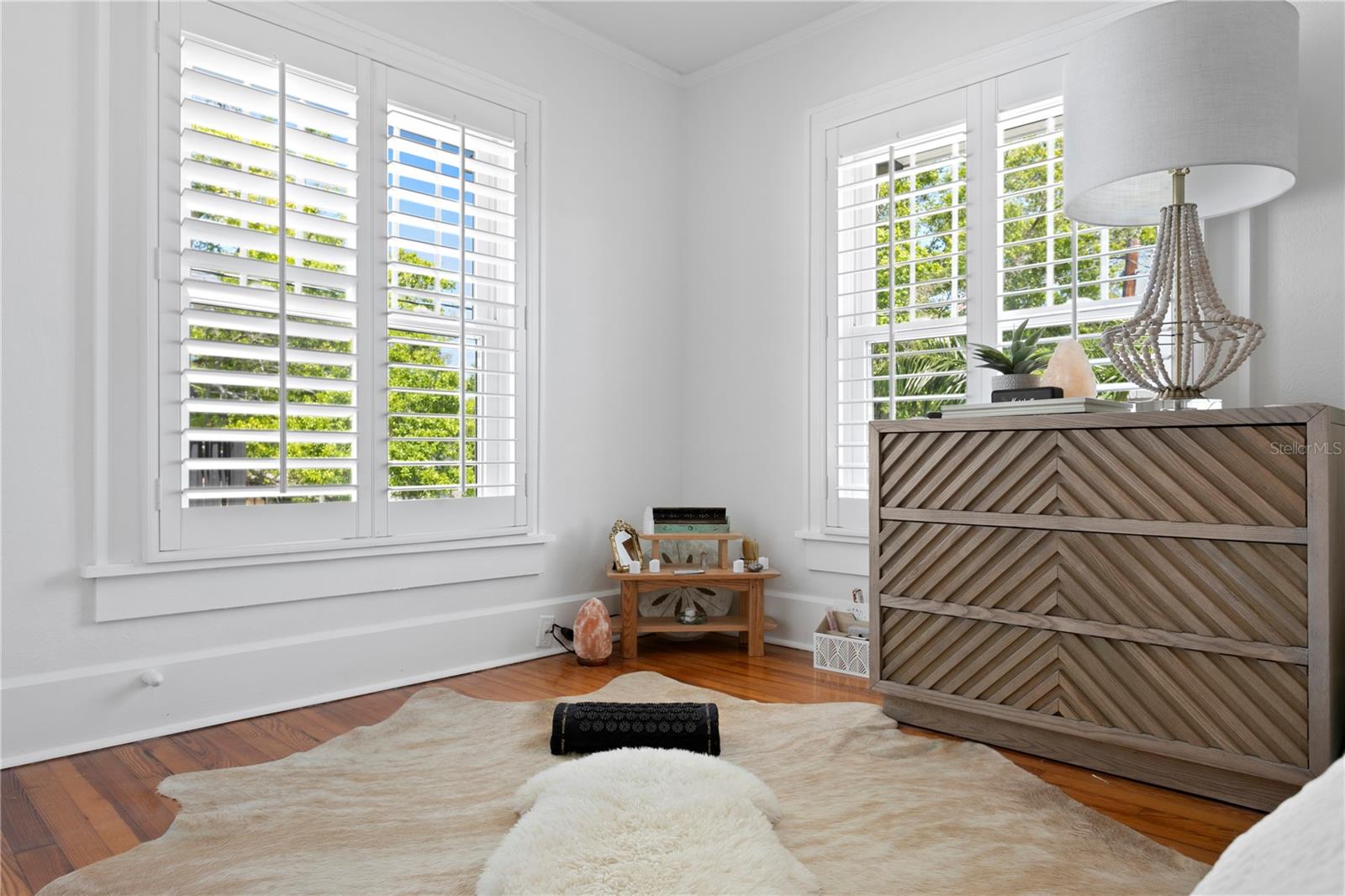 Listing photo id 27 for 1140 Oak Street Ne