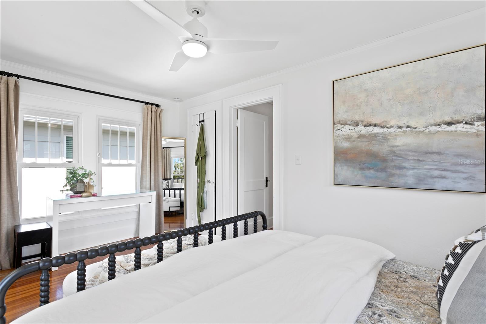 Listing photo id 40 for 1140 Oak Street Ne
