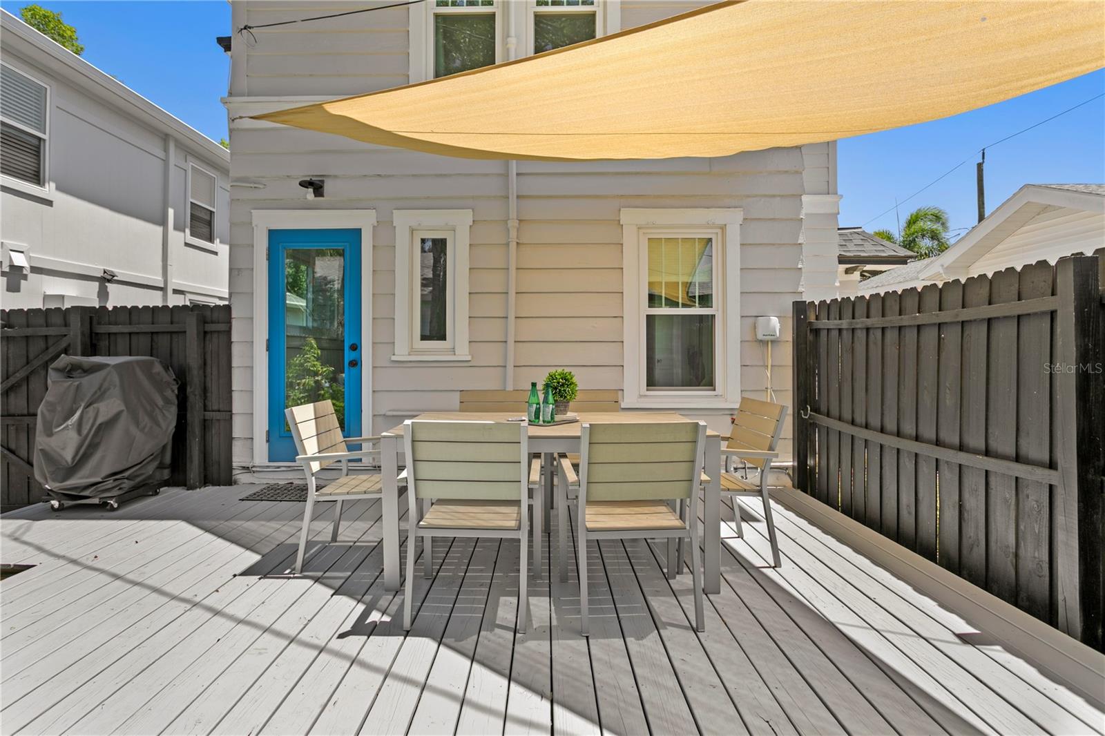 Listing photo id 42 for 1140 Oak Street Ne
