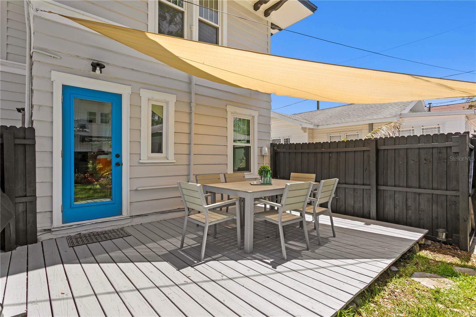 Listing photo id 43 for 1140 Oak Street Ne