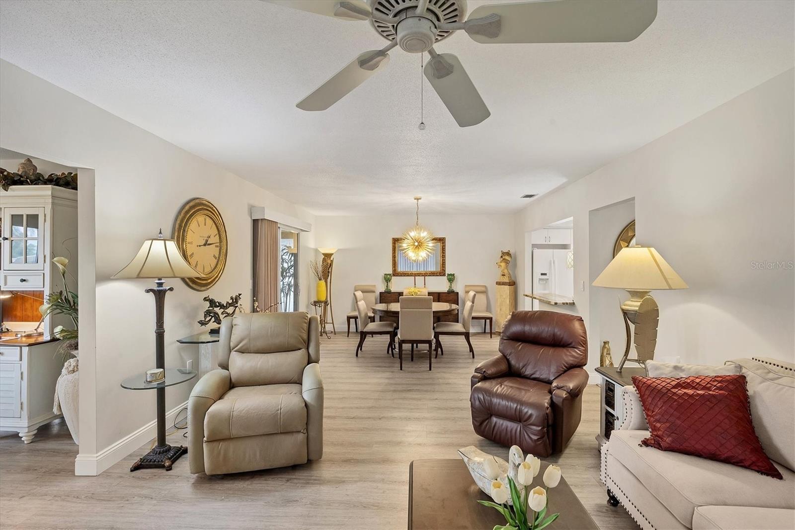 Image 15 of 51 For 3941 Glen Oaks Drive E 32