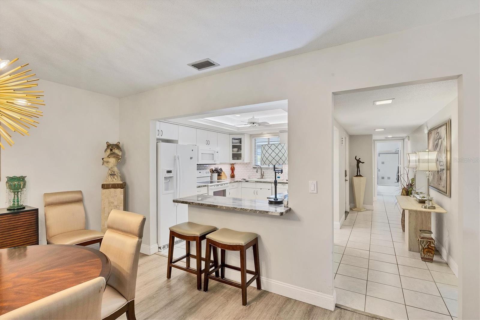 Image 16 of 51 For 3941 Glen Oaks Drive E 32