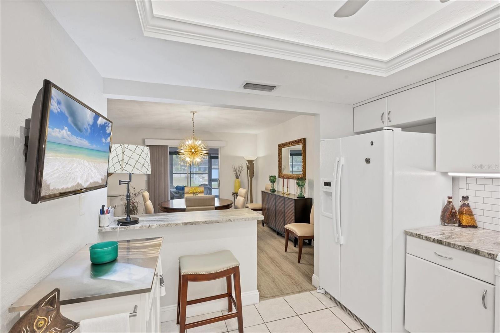 Image 22 of 51 For 3941 Glen Oaks Drive E 32