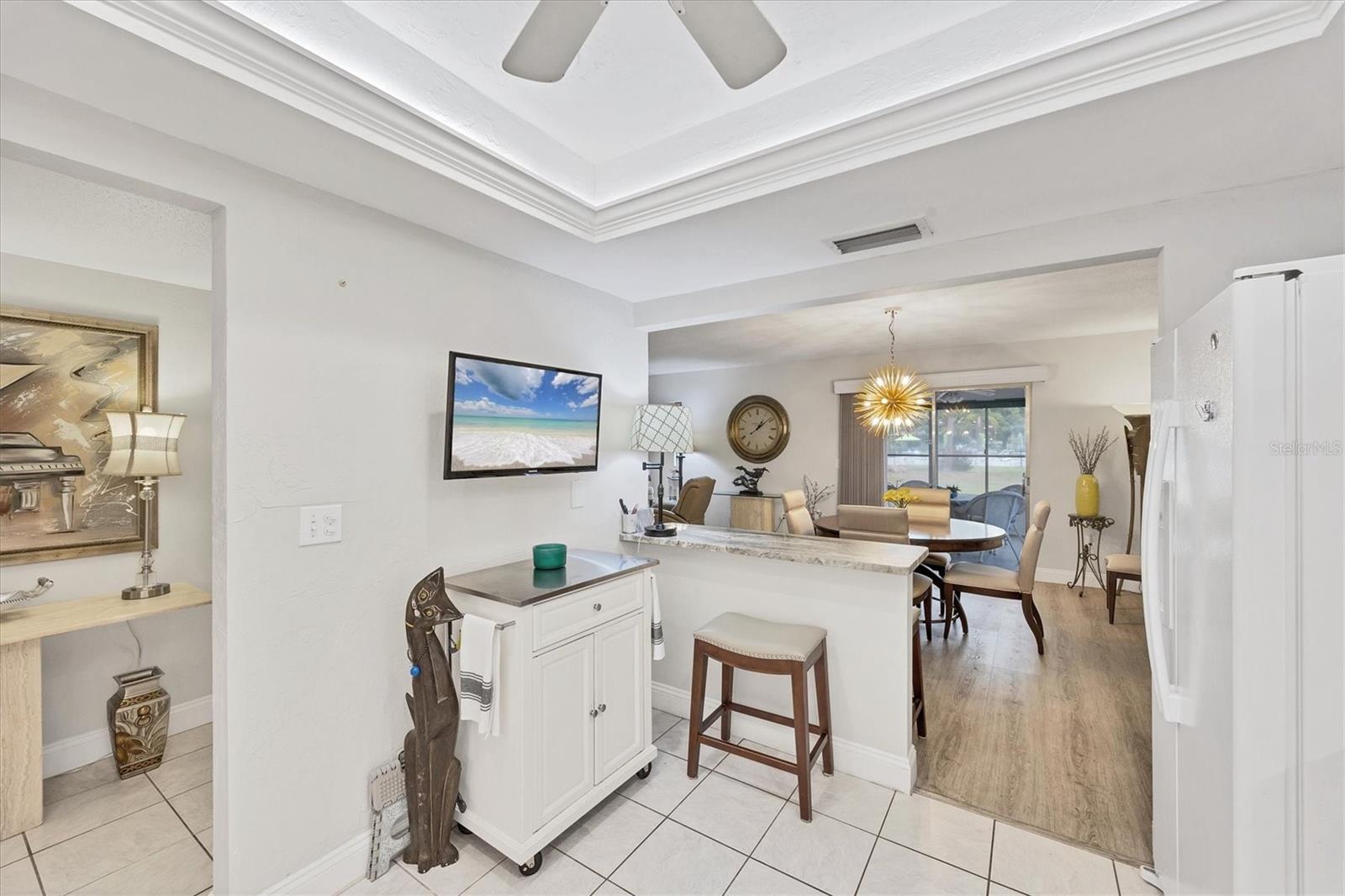 Image 23 of 51 For 3941 Glen Oaks Drive E 32