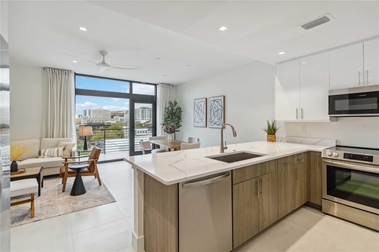 Image 16 of 31 For 1558 4th Street 402