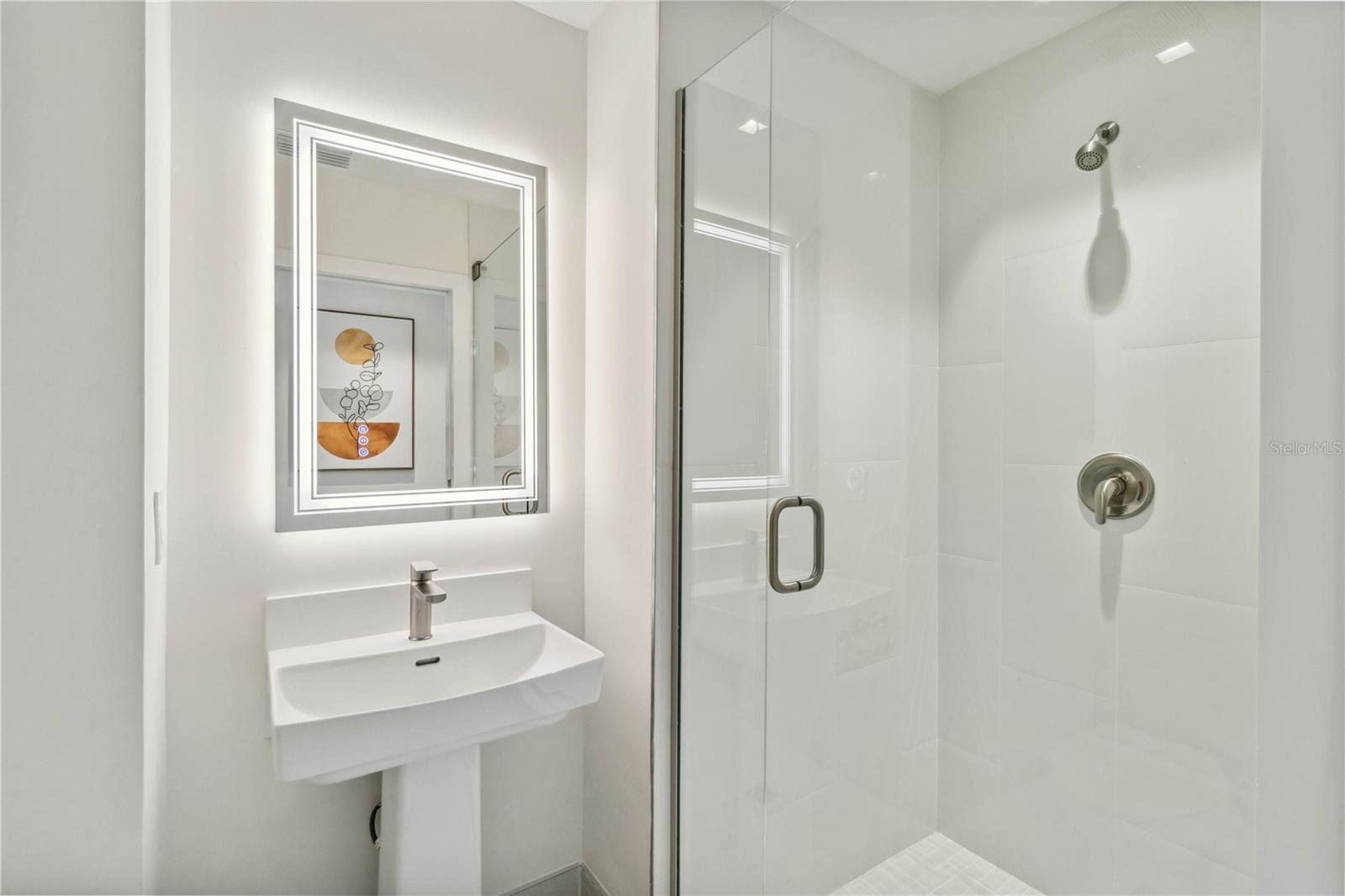 Image 19 of 31 For 1558 4th Street 402