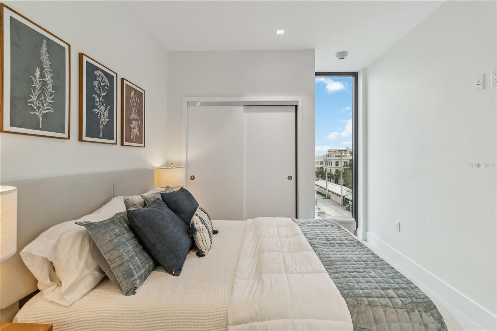 Image 23 of 31 For 1558 4th Street 402