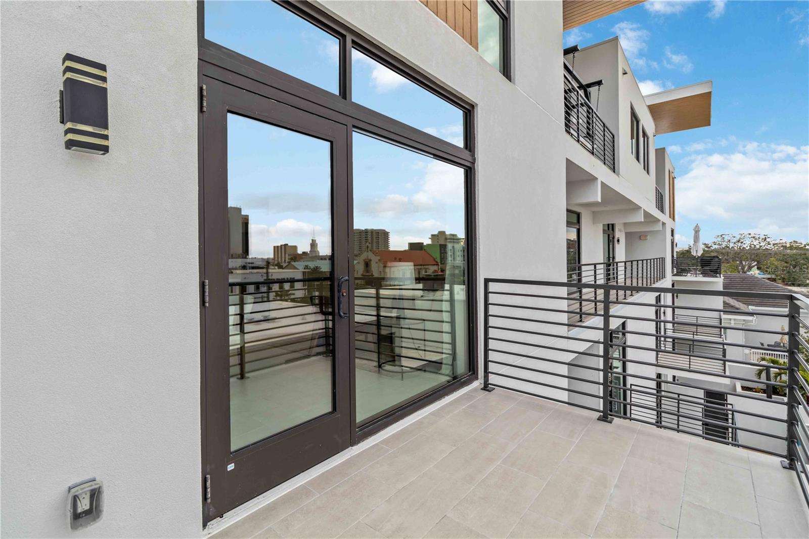 Image 3 of 31 For 1558 4th Street 402