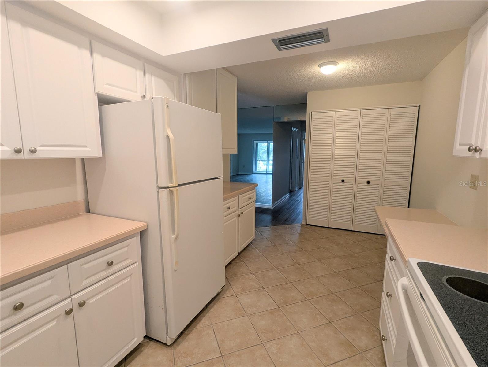 Image 4 of 12 For 1613 Southwood Street 1613
