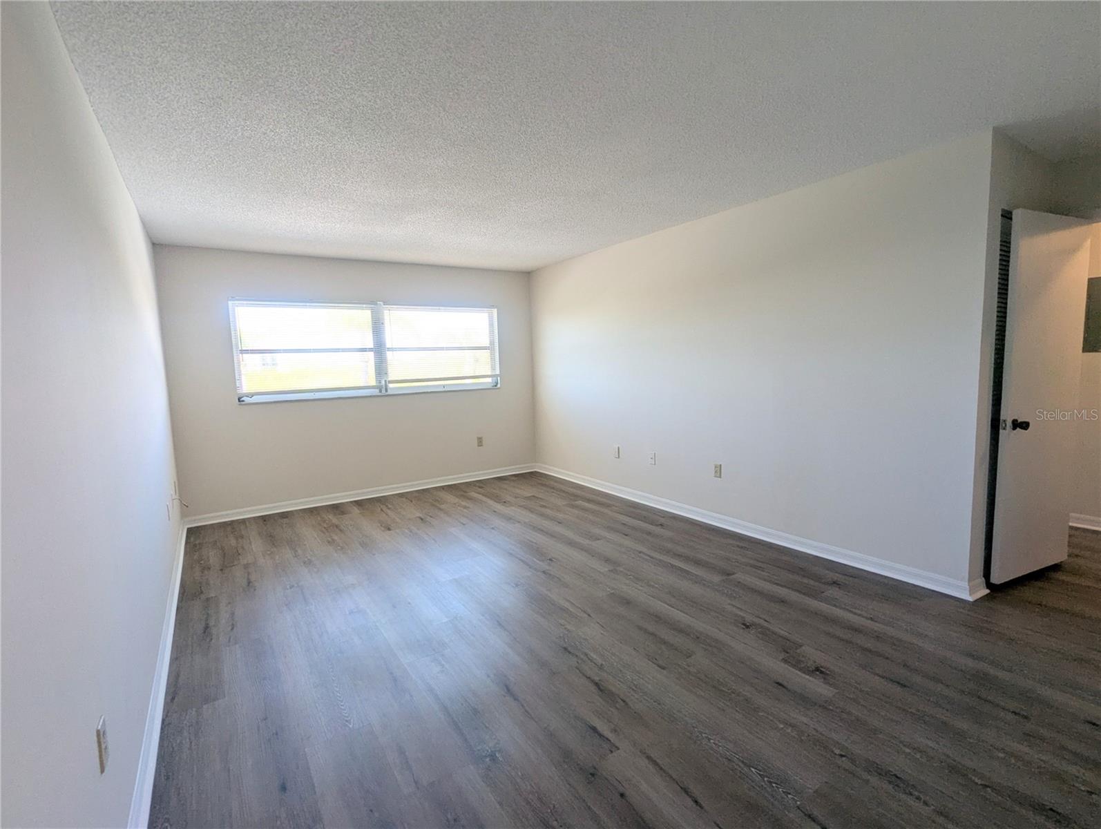 Image 9 of 12 For 1613 Southwood Street 1613