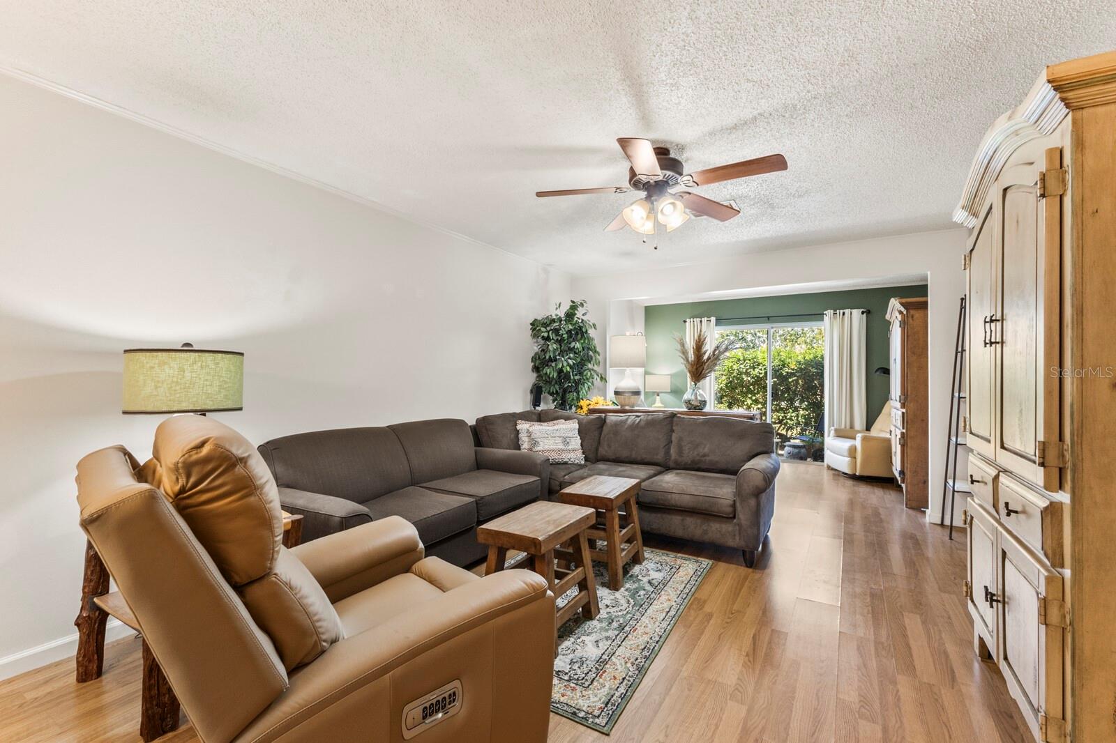 Image 11 of 35 For 4015 Lake Bayshore Drive 108