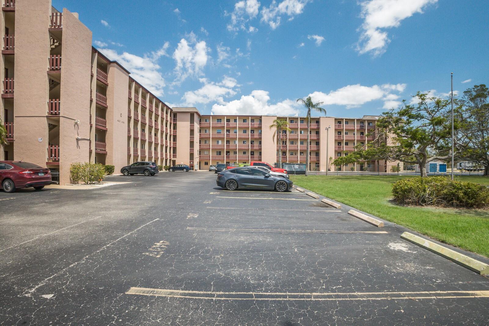 Image 2 of 35 For 4015 Lake Bayshore Drive 108